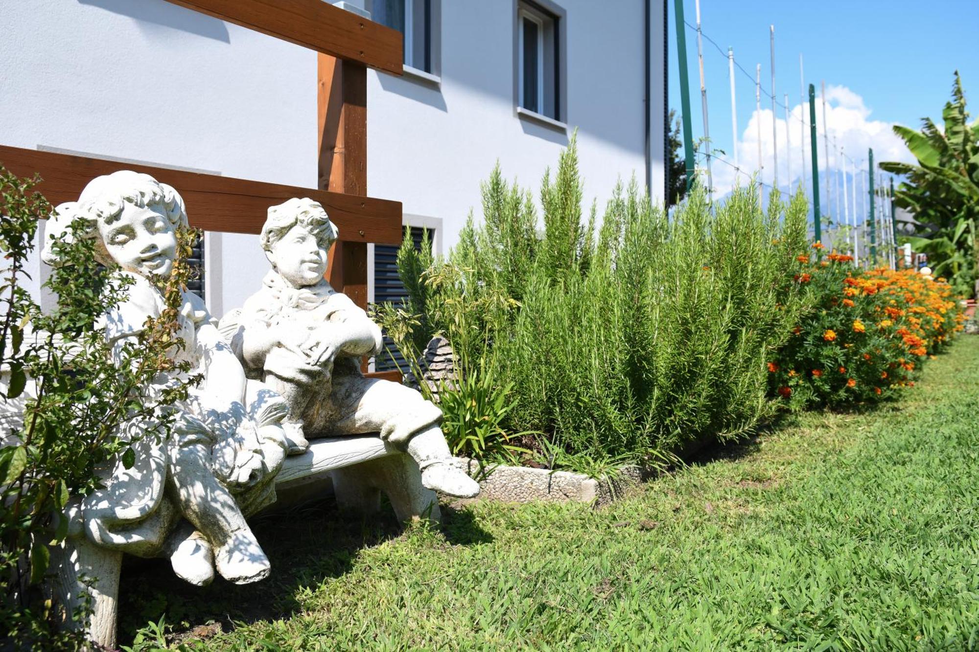 Il Giardino Dei Ciliegi Apartment Colico Exterior photo