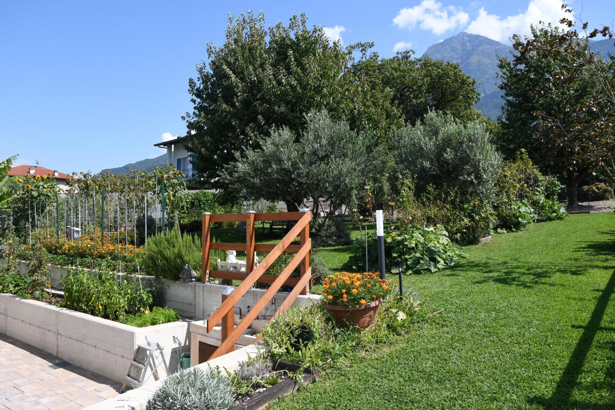 Il Giardino Dei Ciliegi Apartment Colico Exterior photo